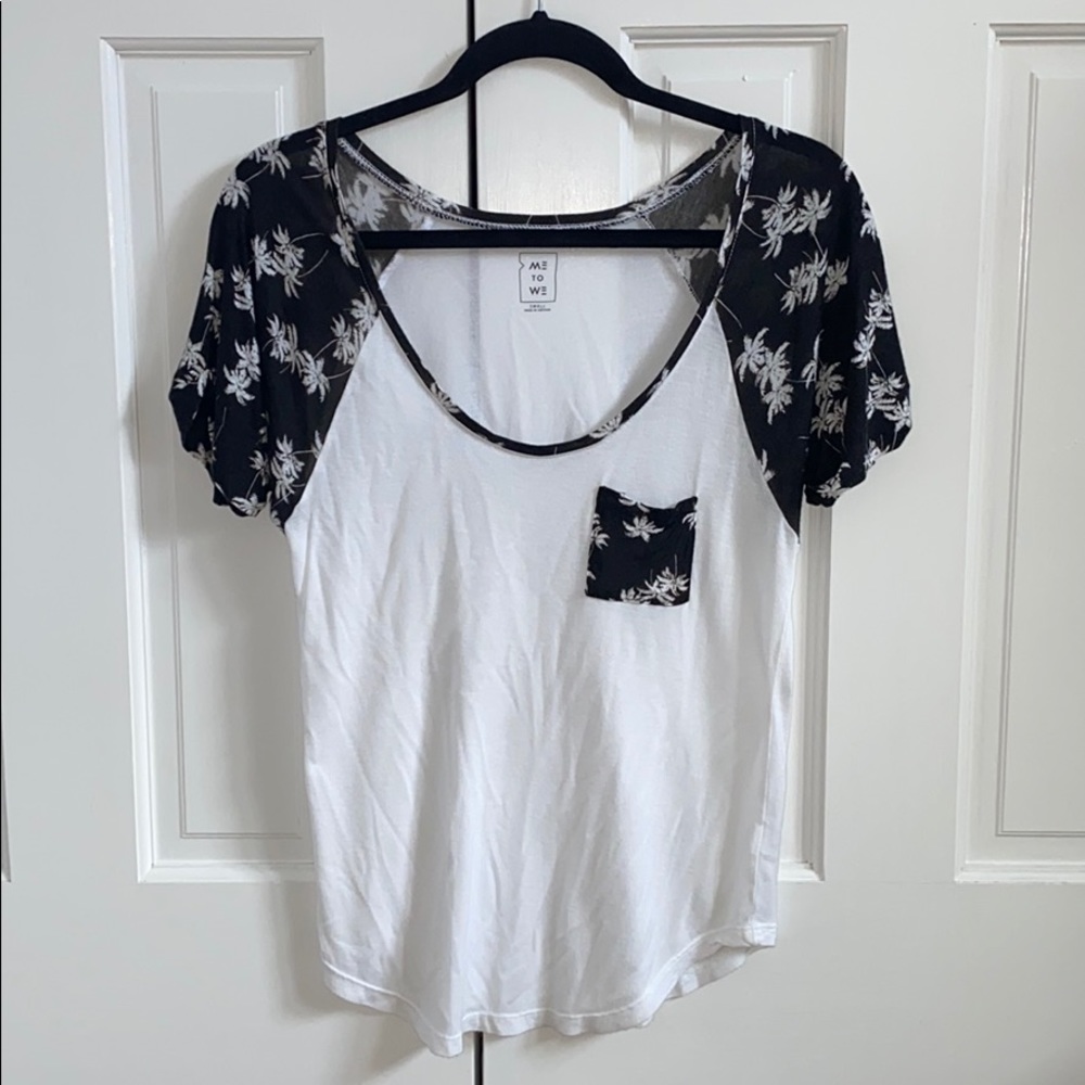T-Shirt w/ Palm Tree Sleeves
